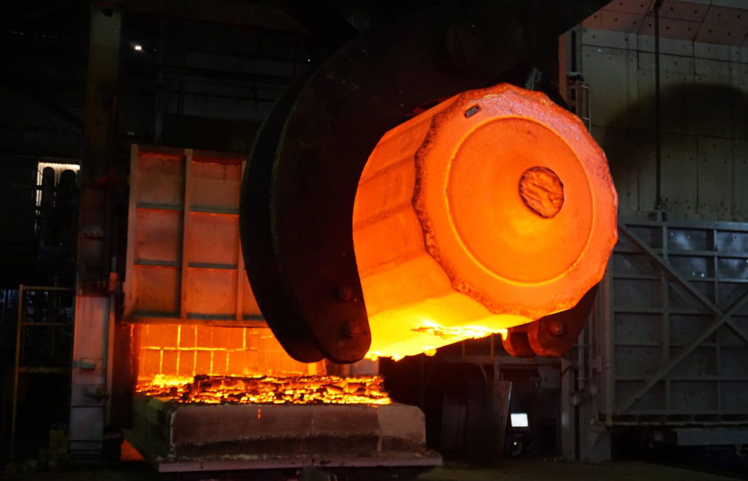 Difference between Forging and Casting Processes